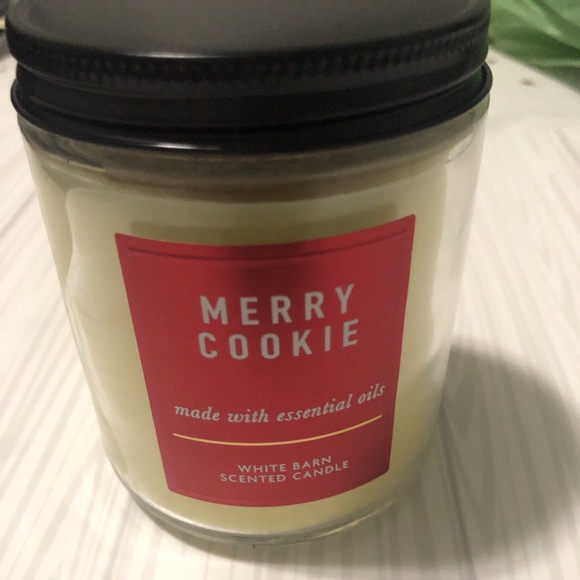 SOLD!Bath & Body Works“Merry Cookie”single candle - Picture 2 of 4